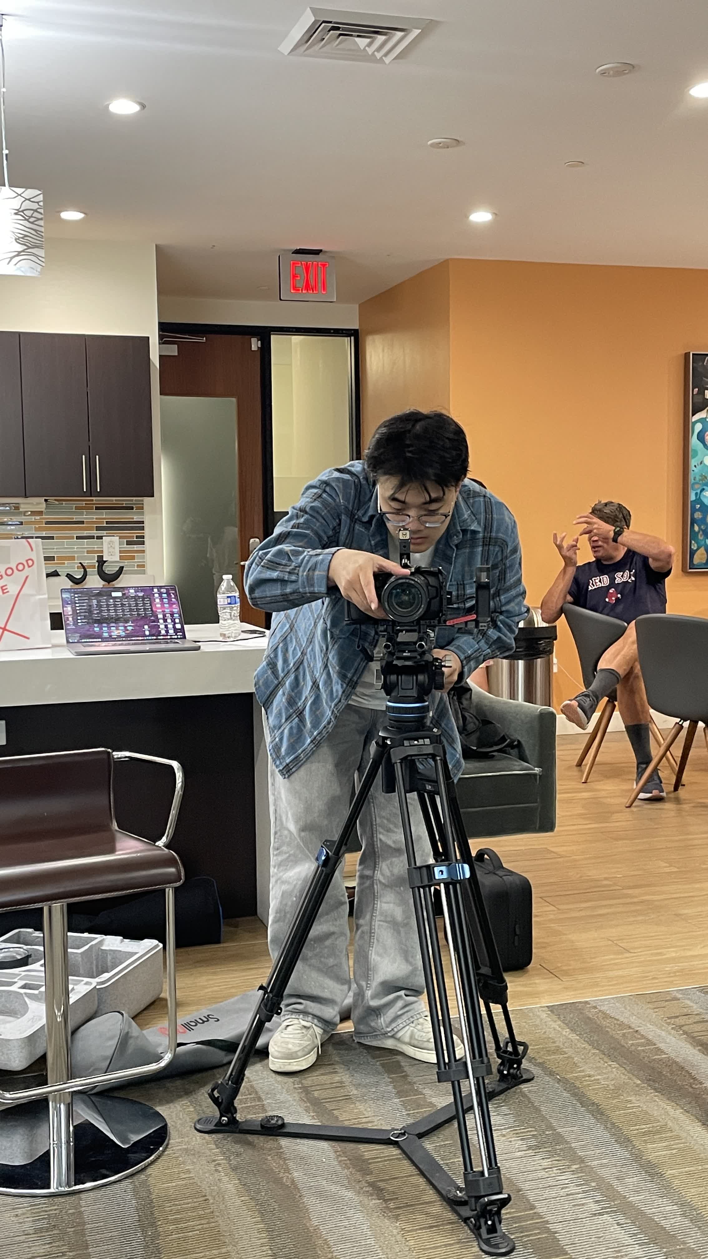 Behind the scenes 27
